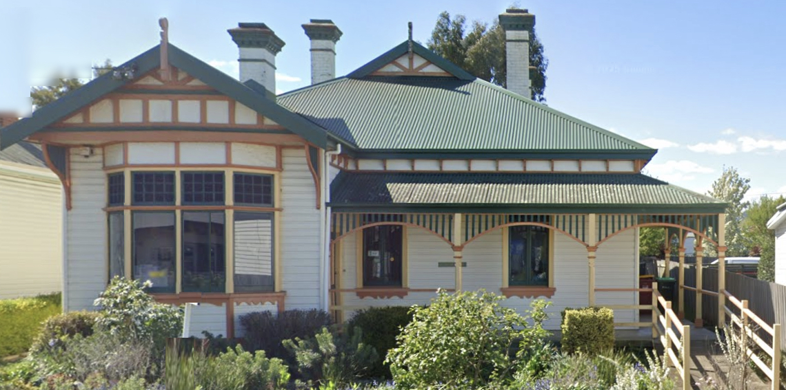 Photo of the clinic from the road